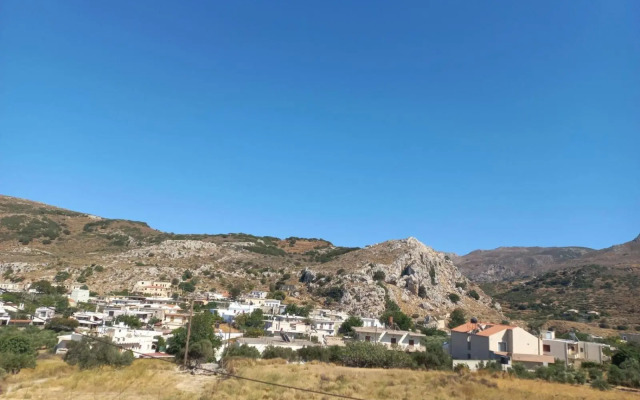The high level Villa with amazing views 5'from falassarna!