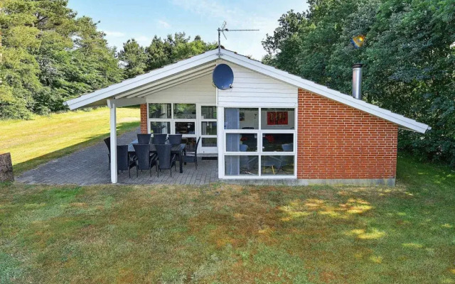 8 Person Holiday Home in Oksbol