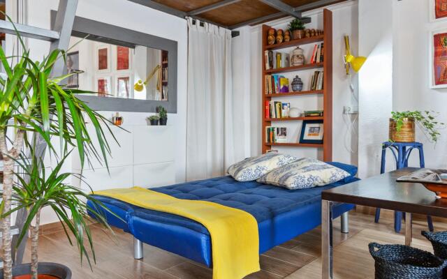 Beautiful Holiday Home in Deltebre Near Beach
