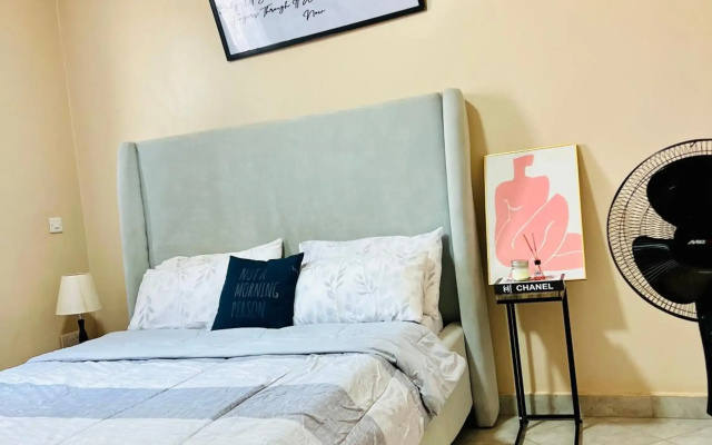 Cozy room with WIFI,parking space close to everything