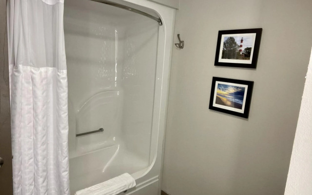 Comfort Suites Chincoteague Island Bayfront Resort