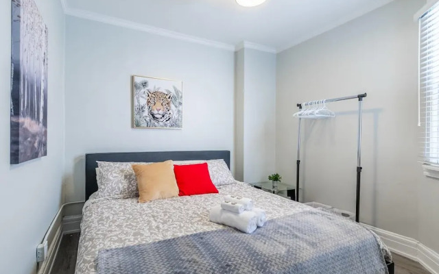 Upscale 2BR With King Bed-prime Location