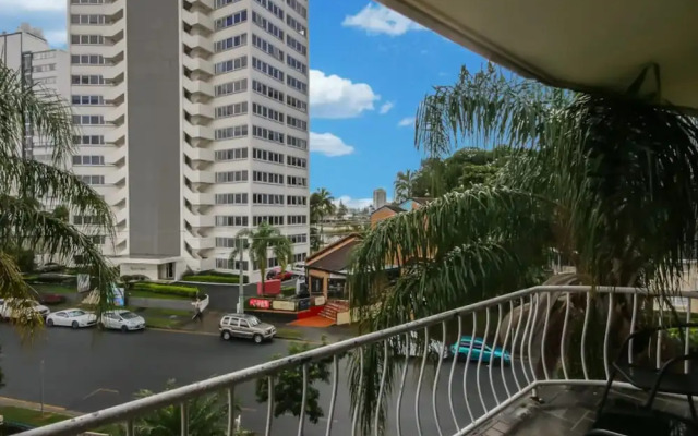 Cosy Unit Walking Distance To The Beach With Parking