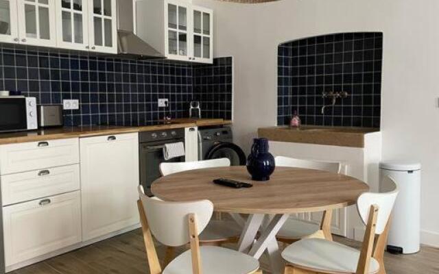Cassis centre, superbe appartement neuf, 50m port.