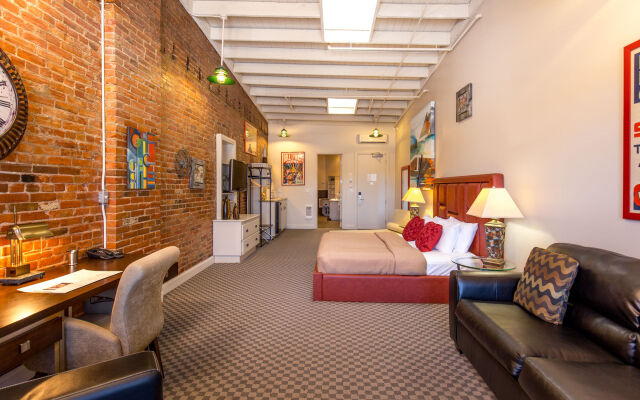 Retro Suites Hotel