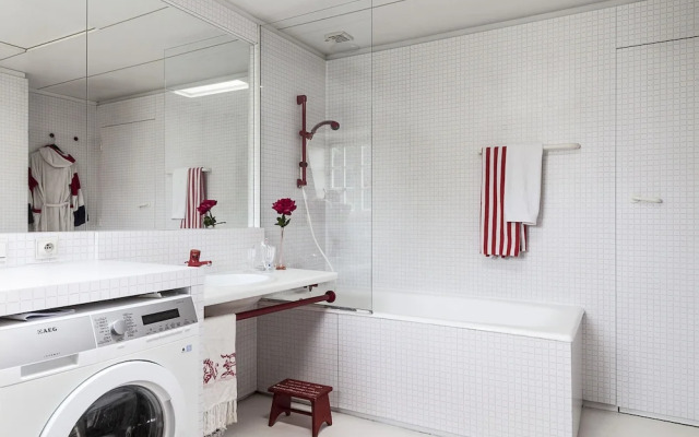 Guest House With Beautiful Garden