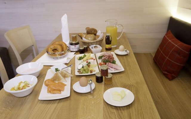 n Apartments Hotel