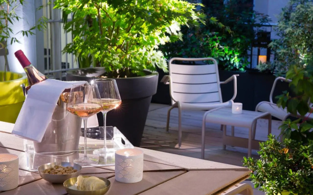 La Serre Hotel