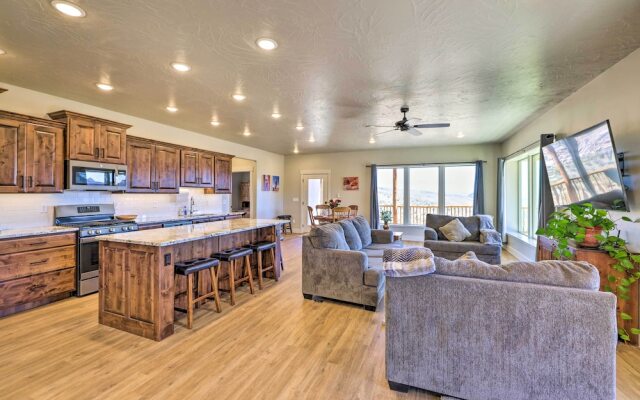 Stunning Adobe Home Overlooking Silver Reef