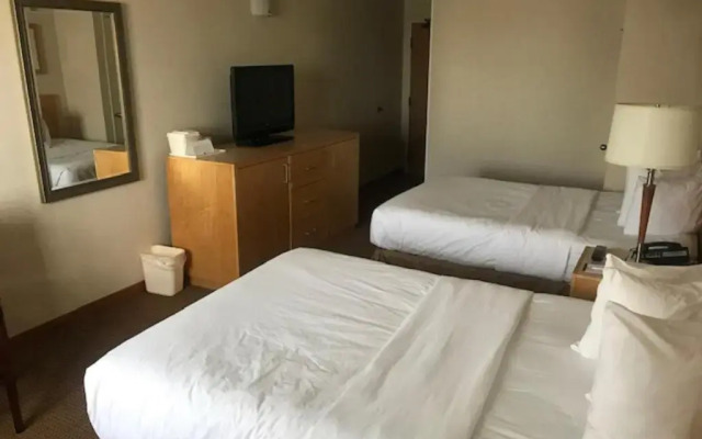 Quality Hotel & Suites Montreal East