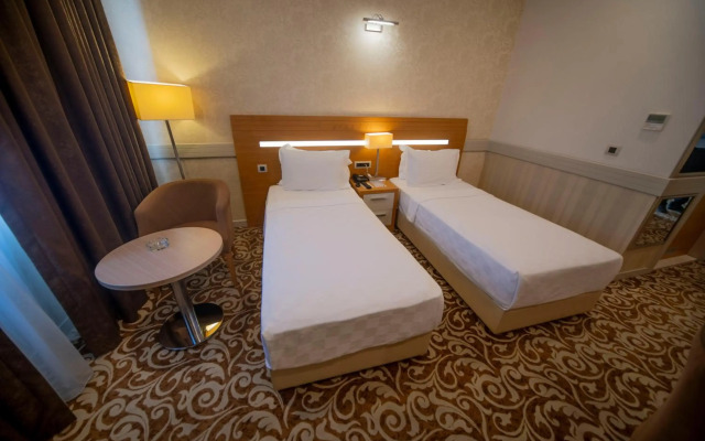 Grand Itimat Hotel