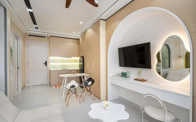 Royal Hotel Near Secc