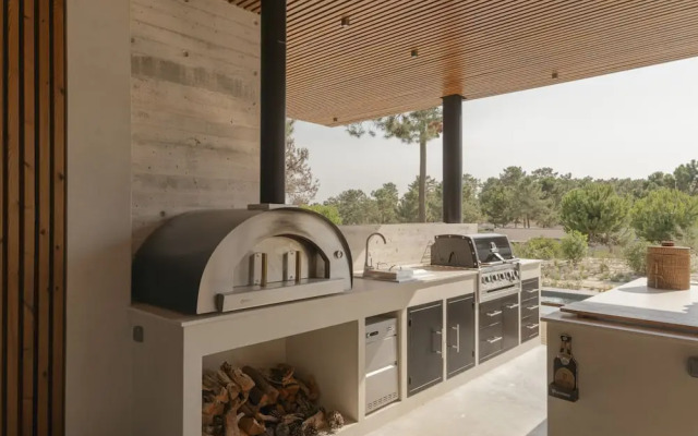 CL M Villa Retreat by Cadenzalux