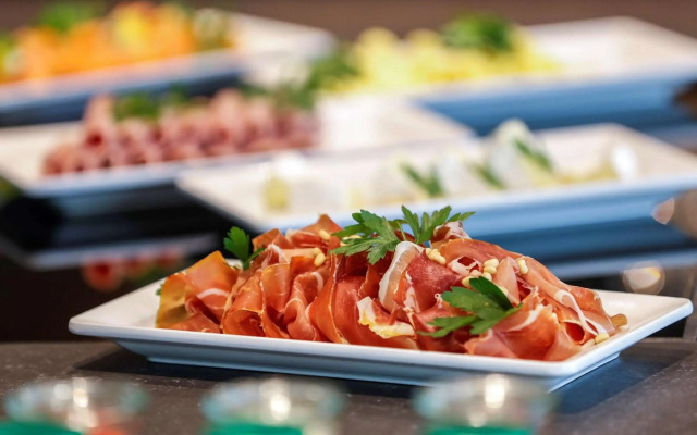 Hotel Mercure Luxembourg Kikuoka Golf & Spa