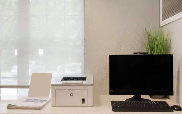 Sonesta Simply Suites Falls Church