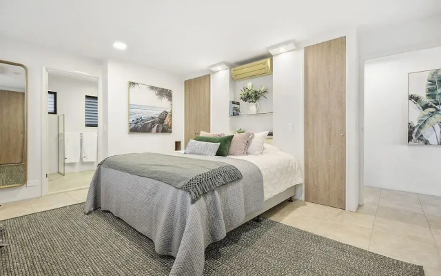 Crystal Shores Sunshine Beach