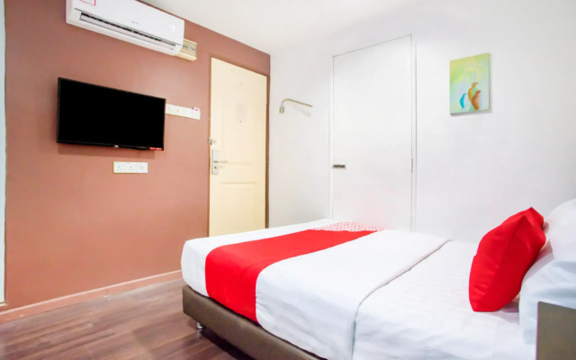 Hotel O Taj (seksyen 13)