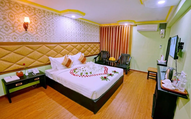 Royal Ruby Hotel