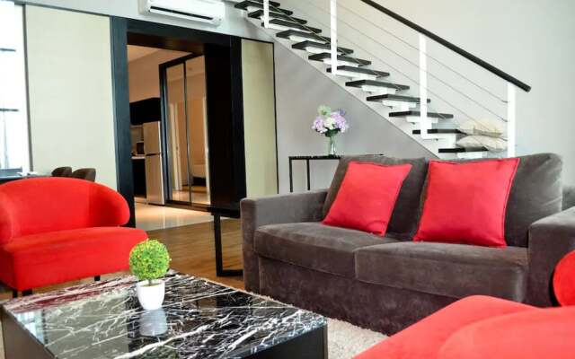 Summertime Maritime Suites