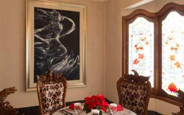 Raintree Boutique Villa & Gallery