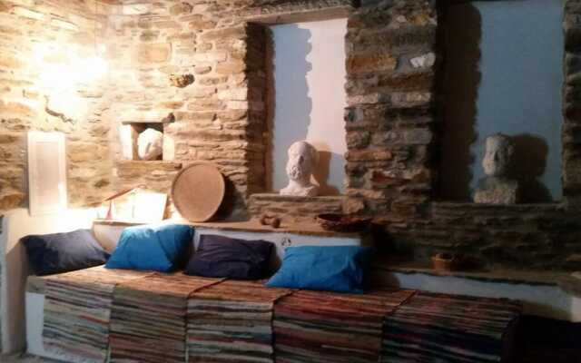 Delphis the Artist s House