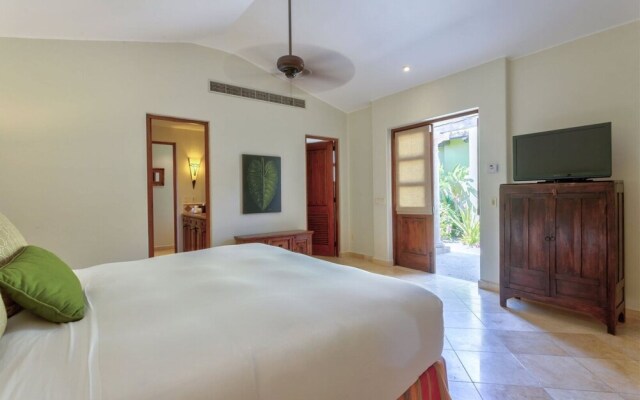 Casa Maravillas: 4 Bdrm Colonial Inspired Design Villa in Punta Ballena at a Discounted Rate!