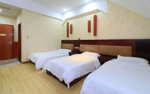 Yiwu Golden Place Hotel