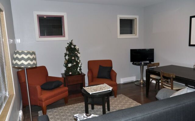 Moncton Suites - 267 Universite Ave