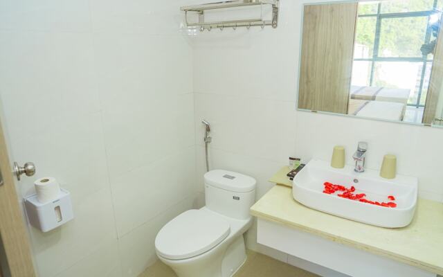 Ruby Hotel Cat Ba