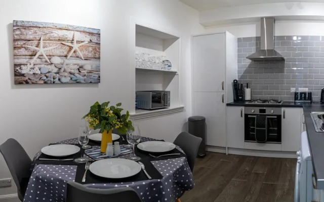 The Old Paint Shop Apartment - Centrally Situated