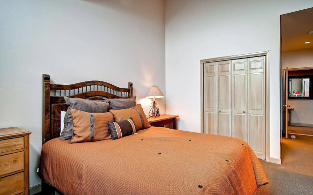 Highlands Lodge