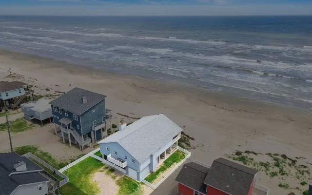The Beach House by Ryson Vacation Rentals