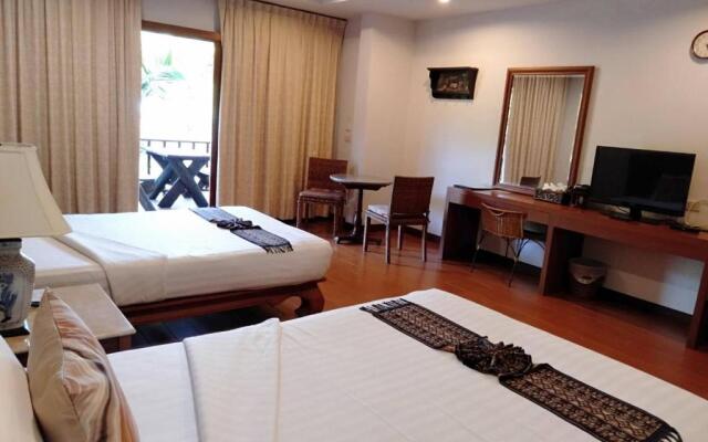 Sailom Resort Bangsaphan