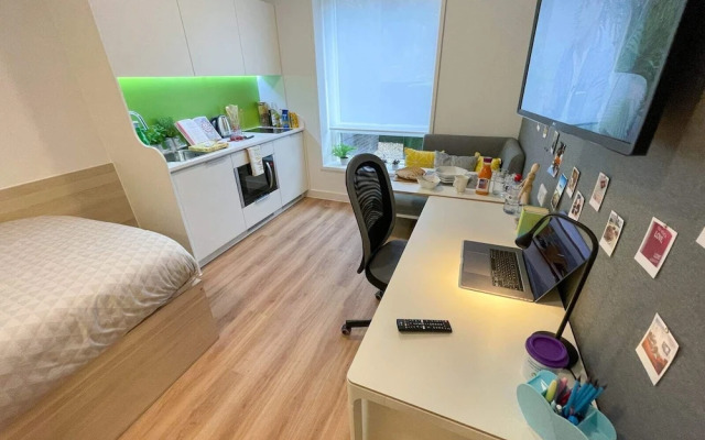 Student Only Riverside House