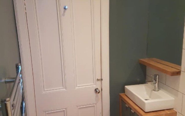 1 Bedroom Flat in Popular Central Location