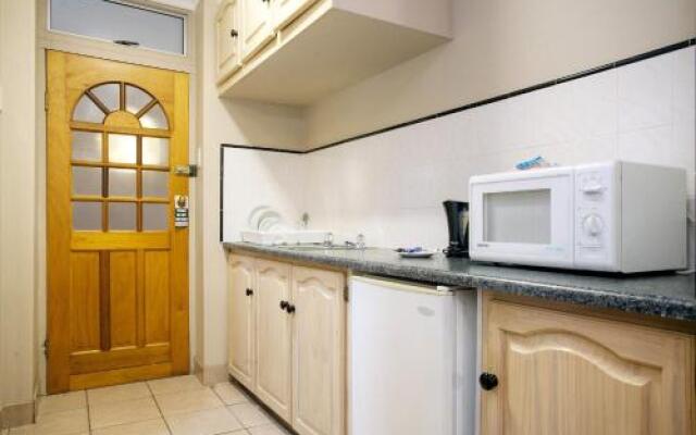 Kat Leisure The Reef Bed and Breakfast