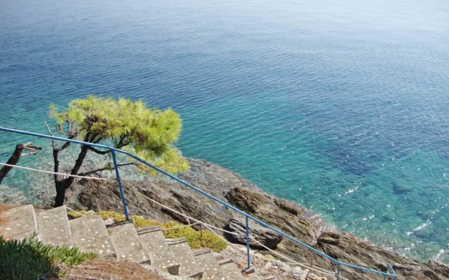 Apartment With 2 Bedrooms in Neos Marmaras, With Wonderful sea View, Enclosed Garden and Wifi Near the Beach