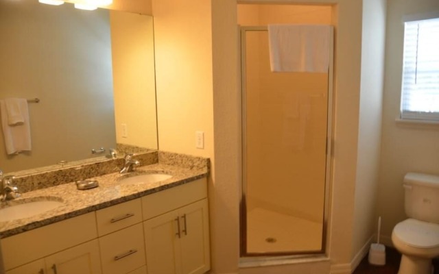 Lucaya 4 Bedrooms 3 Baths Townhome!