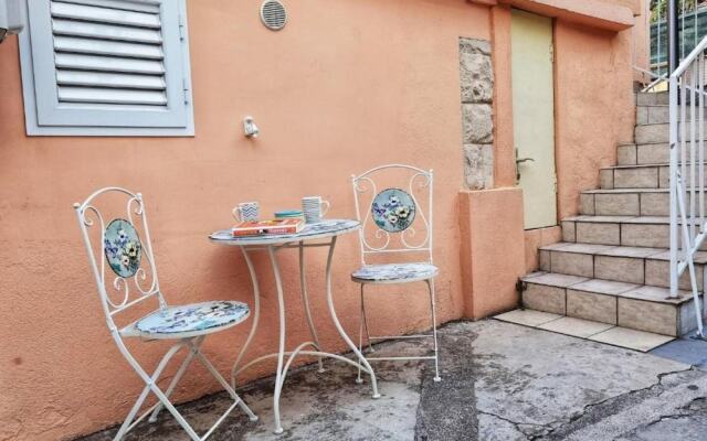 Jele - Perfect Location - A1