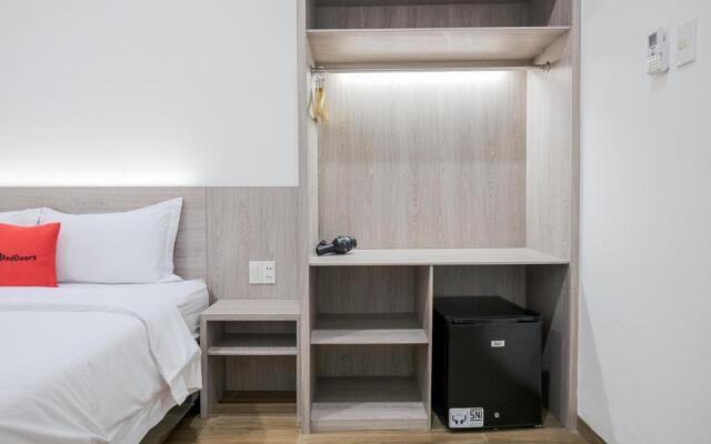 RedDoorz Plus @ Jalan Juanda Medan