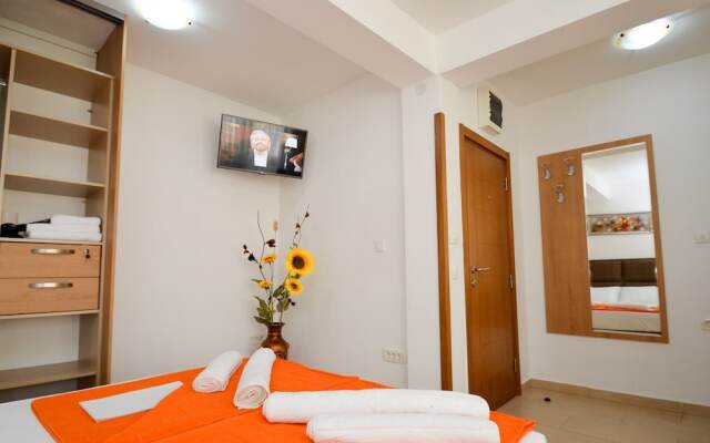 Apartments Ivanovic - Studio With Balcony