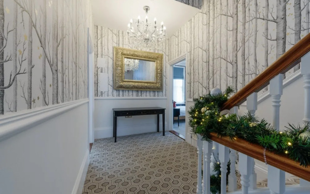 The Clarence Boutique Rooms
