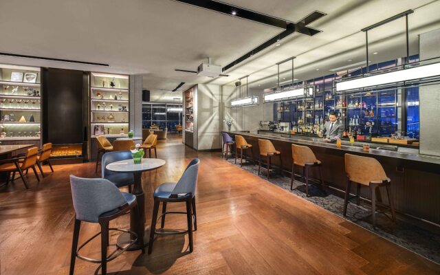 Vignette Collection Hangzhou Huaxia Center Hotel by IHG