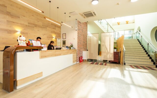 J Hotel
