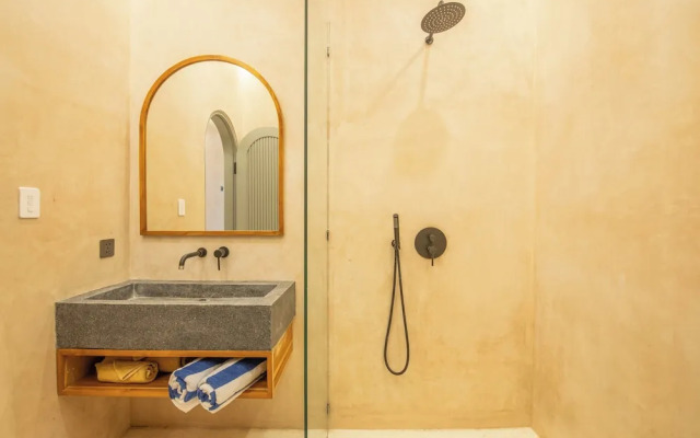 Sleek 2BR Villa, 5 Minutes to Bingin Beach