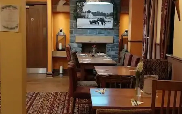 The Lamb & Flag Hotel
