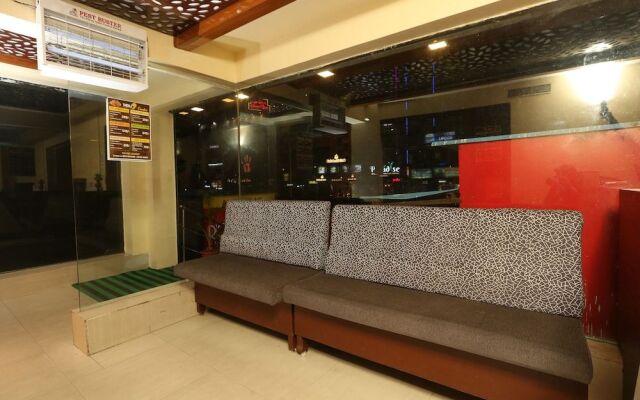 Oyo 22950 Royal Grand
