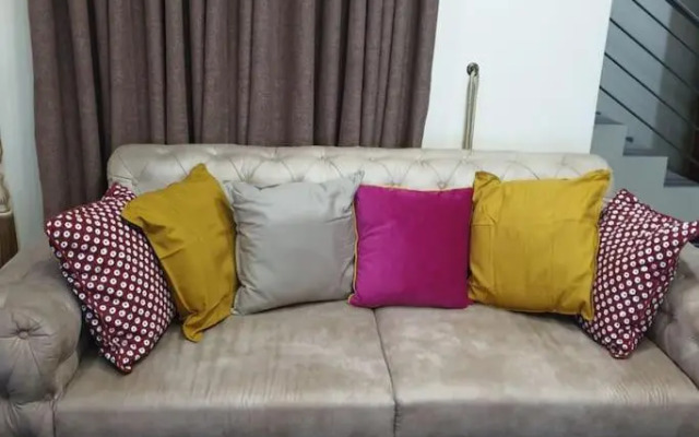 ORCHID House Stylish 3BDR Terrace Duplex Free WiFi DSTV