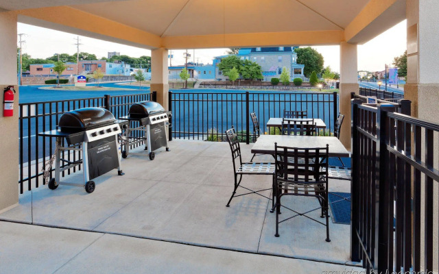 Candlewood Suites Reading by IHG