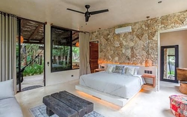 Mayur Tulum